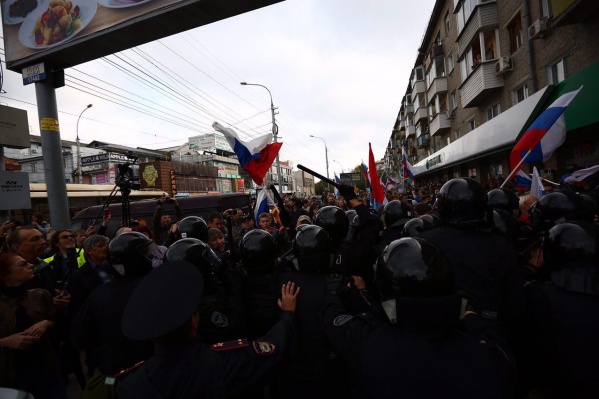 Двое новосибирцев получили по 30 суток за участие в акции 9 сентября Двое новосибирцев получили по 30 суток за участие в акции 9 сентября 