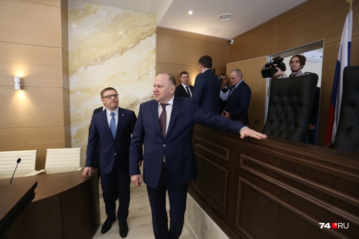 Интерьеры нового суда явно впечатлили губернатора Алексея Текслера и полпреда президента в УрФО Николая Цуканова Интерьеры нового суда явно впечатлили губернатора Алексея Текслера и полпреда президента в УрФО Николая Цуканова
