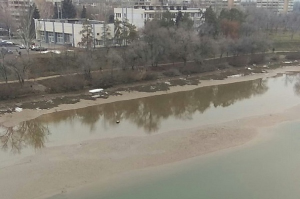 Из Волго-Донского канала спустили практически всю воду Из Волго-Донского канала спустили практически всю воду