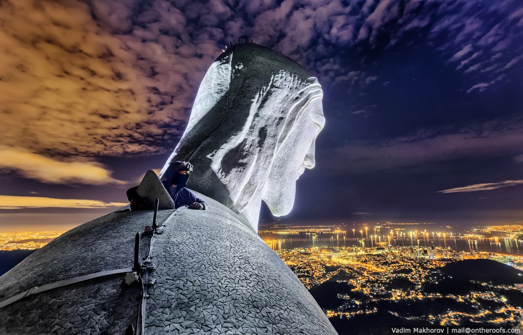 Фотографию, сделанную со Статуи Христа Искупителя в Рио-де-Жанейро, Вадим Махоров продал за 360 тысяч рублей. Её размер составил 140 на 220 сантиметров 