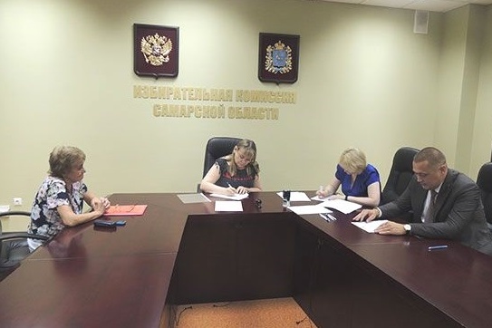 В облизбиркоме у кандидатов приняли документы В облизбиркоме у кандидатов приняли документы