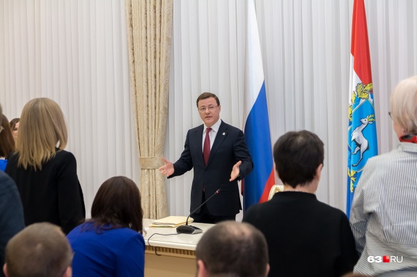 «Конкуренция будет высокой», — <a href="https://63.ru/text/politics/66051448/" target="_blank" class="_">обещал</a> Дмитрий Азаров «Конкуренция будет высокой», — <a href="https://63.ru/text/politics/66051448/" target="_blank" class="_">обещал</a> Дмитрий Азаров