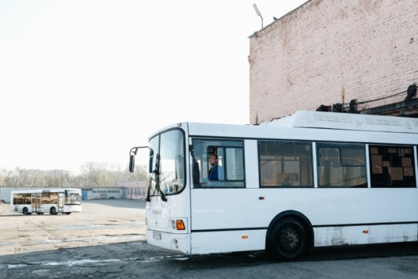 Авторемонтная мастерская располагается на территории автопарка Авторемонтная мастерская располагается на территории автопарка