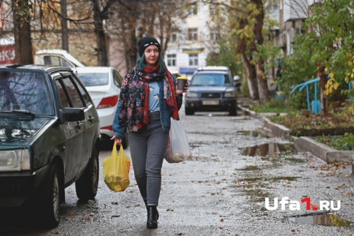 Очень приятно пойти в магазин и унести из него два пакета с продуктами Очень приятно пойти в магазин и унести из него два пакета с продуктами