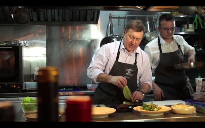 Скриншот из видео «Рецепт вкусного 8 Марта» Скриншот из видео «Рецепт вкусного 8 Марта»