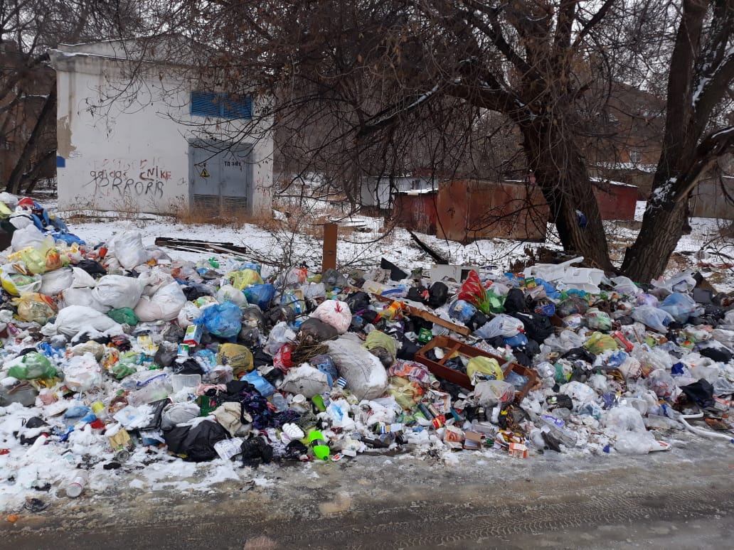 «К нам никто не приходил»: чиновники не нашли проблем в замерзающем на юге Волгограда доме