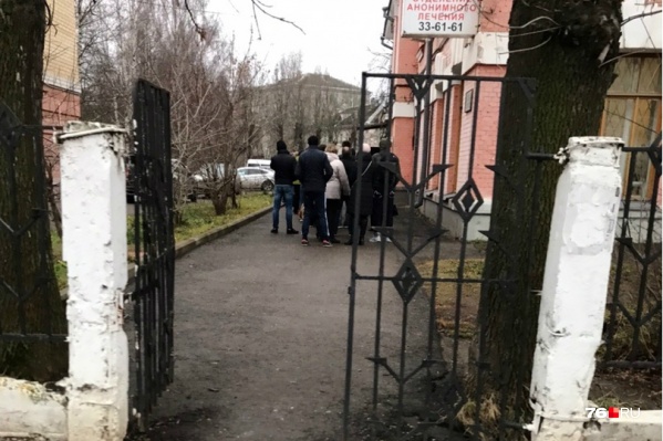 Такие очереди сейчас в Ярославле и Рыбинске Такие очереди сейчас в Ярославле и Рыбинске 