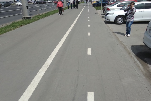 Разметку нанесли на участке от ЦАВа до парка Гагарина Разметку нанесли на участке от ЦАВа до парка Гагарина