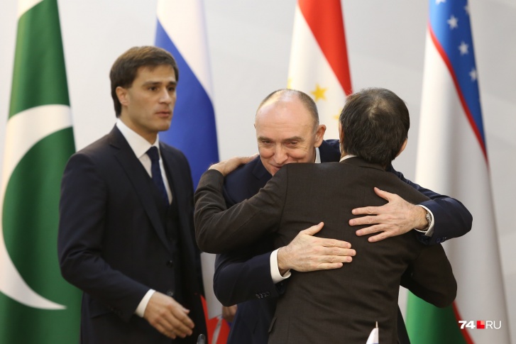 Губернатор Челябинской области Борис Дубровский лично и тепло приветствовал иностранных коллег