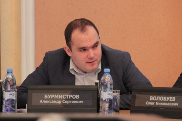 Александр Бурмистров, как и его новый начальник, являются членами КПРФ Александр Бурмистров, как и его новый начальник, являются членами КПРФ