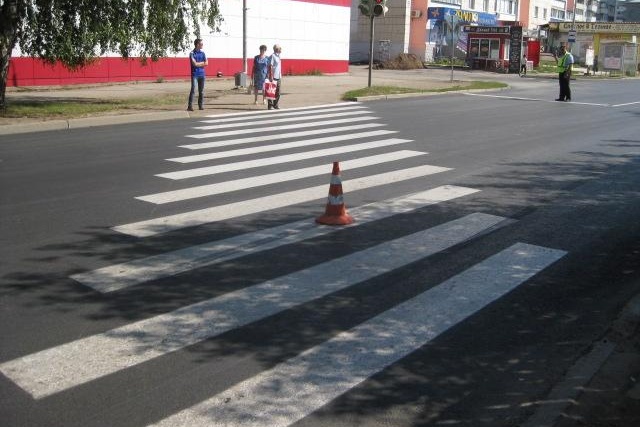 На этом месте сбили женщину, когда она шла на зеленый сигнал светофора На этом месте сбили женщину, когда она шла на зеленый сигнал светофора