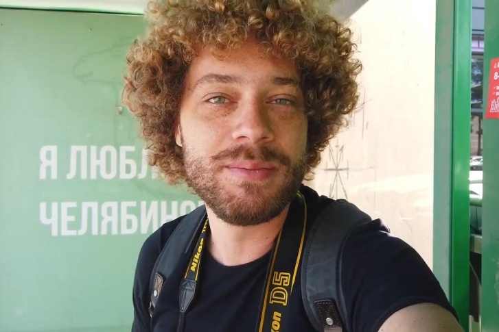 Даже новые, недавно установленные остановки в Челябинске выглядят брошенными Даже новые, недавно установленные остановки в Челябинске выглядят брошенными