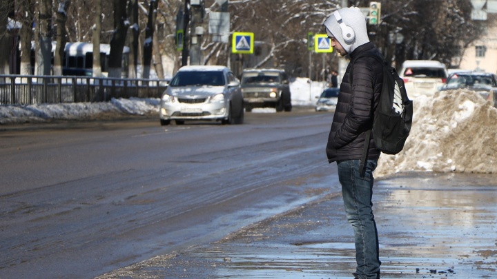 Жителям Новопокровского, которые сами сделали дорогу, предложили самим нанять частных перевозчиков