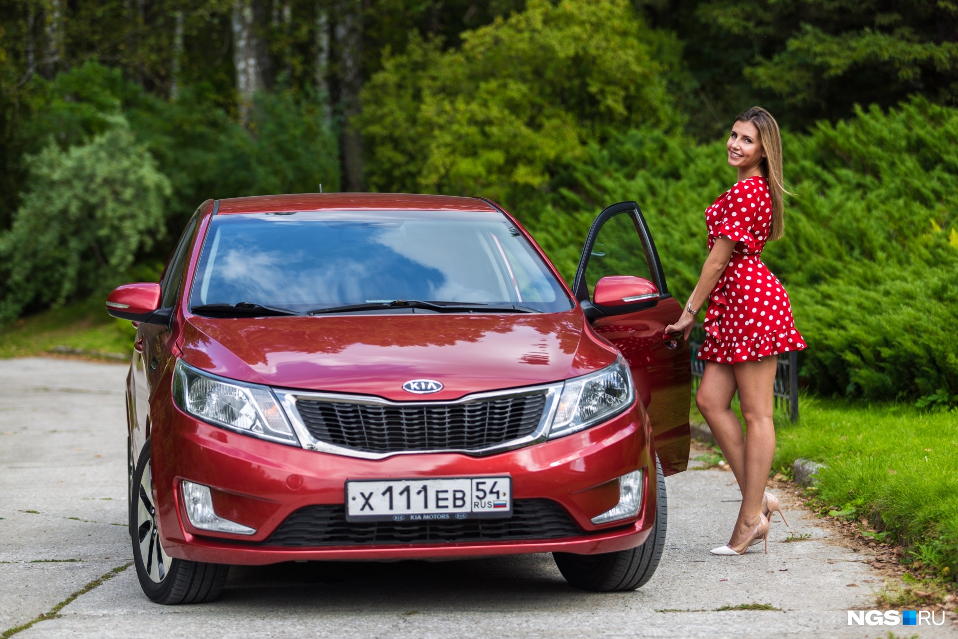 Красная KIA — первая машина Евгении Красная KIA — первая машина Евгении