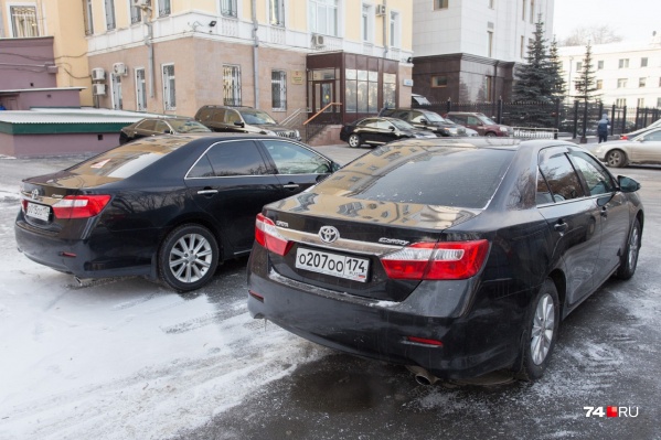 С 2021 года красивые госномера будут продавать через аукционы или после оплаты повышенной пошлины, размер которой — до 6 миллионов рублей С 2021 года красивые госномера будут продавать через аукционы или после оплаты повышенной пошлины, размер которой — до 6 миллионов рублей