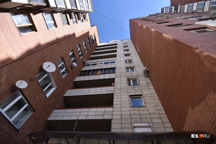 За содержание жилья площадью 60 квадратных метров придется платить примерно 1600 рублей в месяц