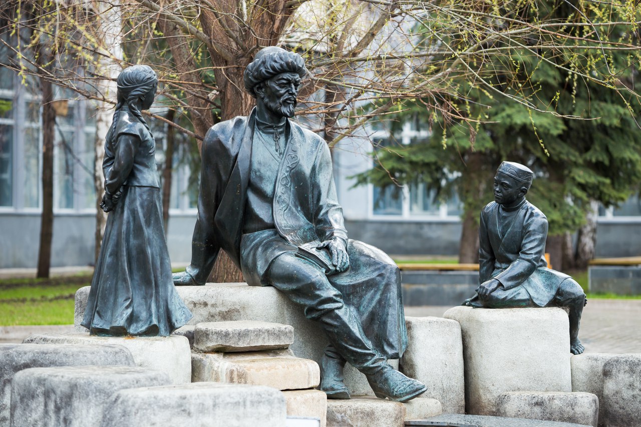 Мифтахетдин Акмулла (1831-1895), чей памятник расположен возле БГПУ, даже не догадывался, в какую копеечку будет влетать нашим современникам высшее образование Мифтахетдин Акмулла (1831-1895), чей памятник расположен возле БГПУ, даже не догадывался, в какую копеечку будет влетать нашим современникам высшее образование