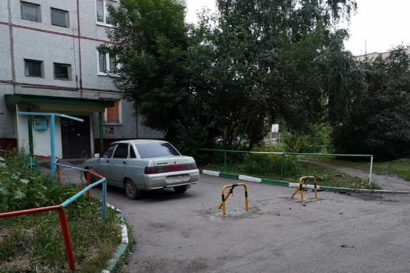 Очень удобно — и главное, никто не против, раз парковочный барьер на месте Очень удобно — и главное, никто не против, раз парковочный барьер на месте