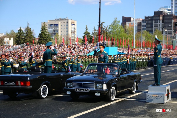На парад самарцы смогут попасть только по билетам, а на репетиции можно посмотреть и без них На парад самарцы смогут попасть только по билетам, а на репетиции можно посмотреть и без них