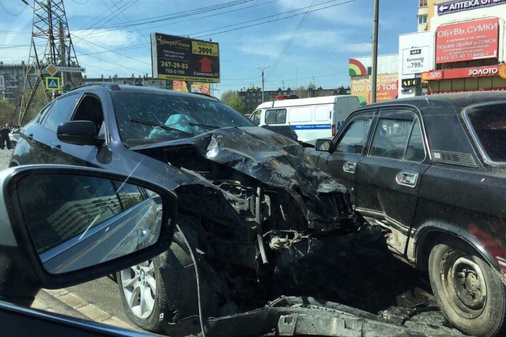 Авария по вине пьяного водителя BMW X6 произошла в Челябинске в прошлом году: один из водителей погиб