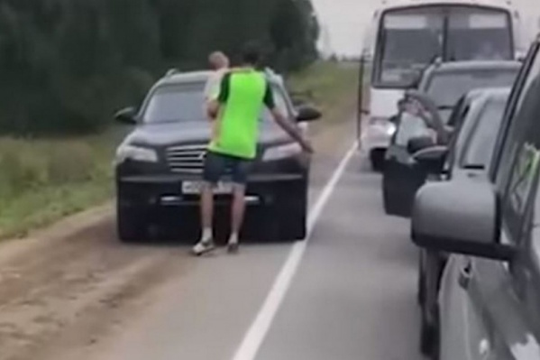 Отвага ли — стоять на пути неадеквата с ребенком на руках? Отвага ли — стоять на пути неадеквата с ребенком на руках?
