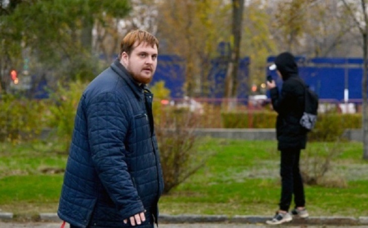 Алексея Волкова за «Родину-мать» в зелёном цвете долгое время держали под домашним арестом Алексея Волкова за «Родину-мать» в зелёном цвете долгое время держали под домашним арестом