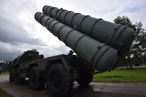С-400 «Триумф» поступили на вооружение новосибирских зенитчиков в 2016 году С-400 «Триумф» поступили на вооружение новосибирских зенитчиков в 2016 году