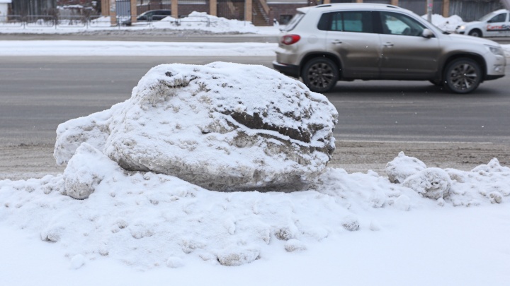 Челябинская мэрия открыла круглосуточную линию для приёма жалоб на снег на дорогах