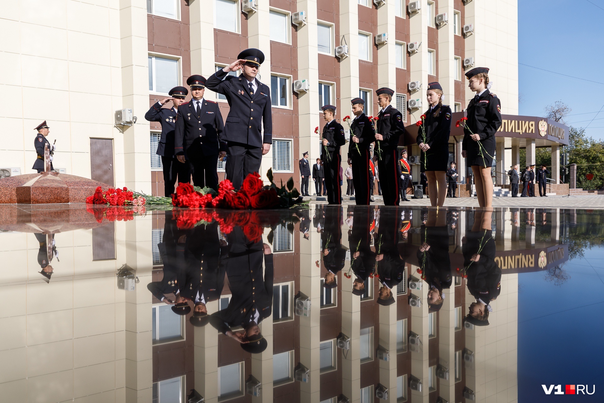 «Во время войны не было даже царапин»: в Волгограде открыли мемориал погибшим милиционерам