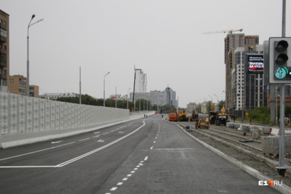 Строители отказались перекрывать Макаровский мост вечером в пятницу, чтобы не создавать пробки Строители отказались перекрывать Макаровский мост вечером в пятницу, чтобы не создавать пробки 