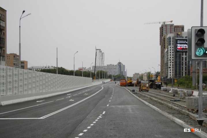 Строители отказались перекрывать Макаровский мост вечером в пятницу, чтобы не создавать пробки Строители отказались перекрывать Макаровский мост вечером в пятницу, чтобы не создавать пробки