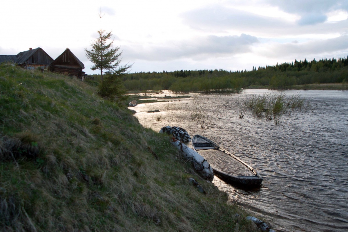 Река Лозьва может быть коварной, течение в ней быстрое, а вода холодная Река Лозьва может быть коварной, течение в ней быстрое, а вода холодная