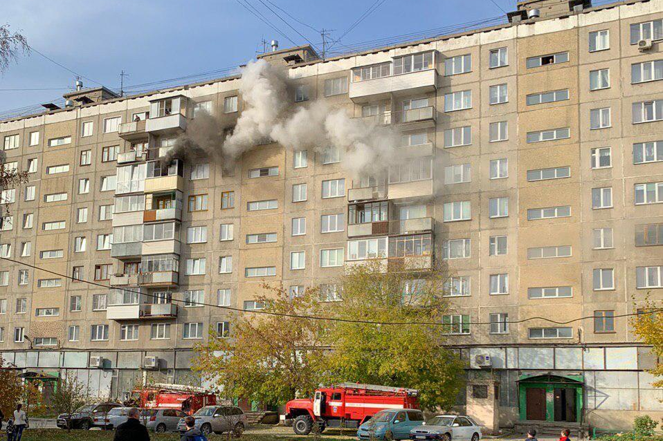 Кировская дом 9. Зорге 209 Новосибирск. Типичная Затулинка Новосибирск. Аварийная девятиэтажка. Горит панельный дом.