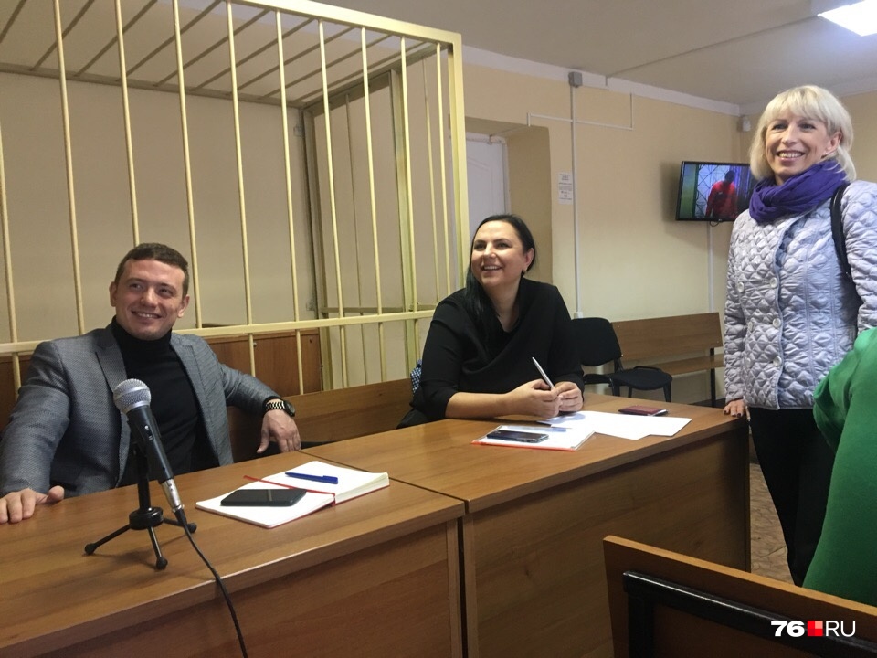 Адвокаты и мать Евгения Макарова во время перерыва в заседании