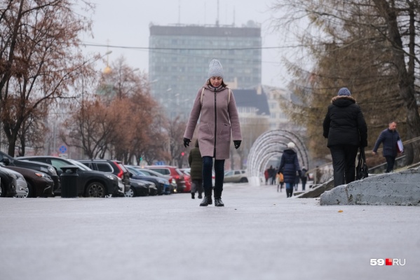 Сейчас на улице надо быть осторожными, чтобы не получить травму Сейчас на улице надо быть осторожными, чтобы не получить травму