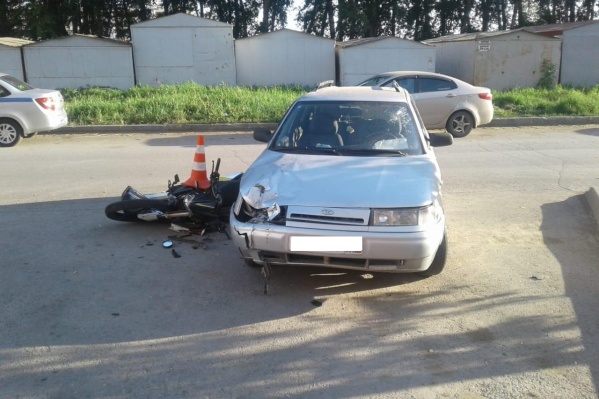 Авария случилась на повороте к дому <nobr class="_">№ 90</nobr> по улице Зорге Авария случилась на повороте к дому <nobr class="_">№ 90</nobr> по улице Зорге