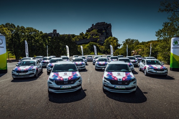 Каждый год ŠKODA передает организационному комитету чемпионата ключи от автопарка. В этом году он состоит из 50 автомобилей, включая популярные модели KODIAQ и KAROQ<br> Каждый год ŠKODA передает организационному комитету чемпионата ключи от автопарка. В этом году он состоит из 50 автомобилей, включая популярные модели KODIAQ и KAROQ<br>