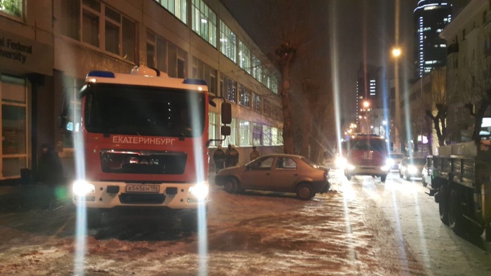 Пожар был на третьем этаже здания на Тургенева, 4 Пожар был на третьем этаже здания на Тургенева, 4