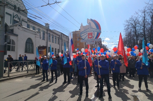 В прошлом году все колонны на демонстрации были яркими и красивыми В прошлом году все колонны на демонстрации были яркими и красивыми