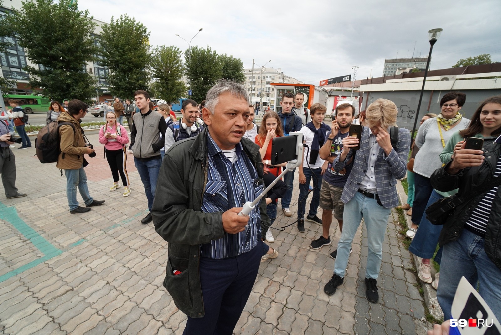 Представитель этого движения снимал всё происходящее Представитель этого движения снимал всё происходящее