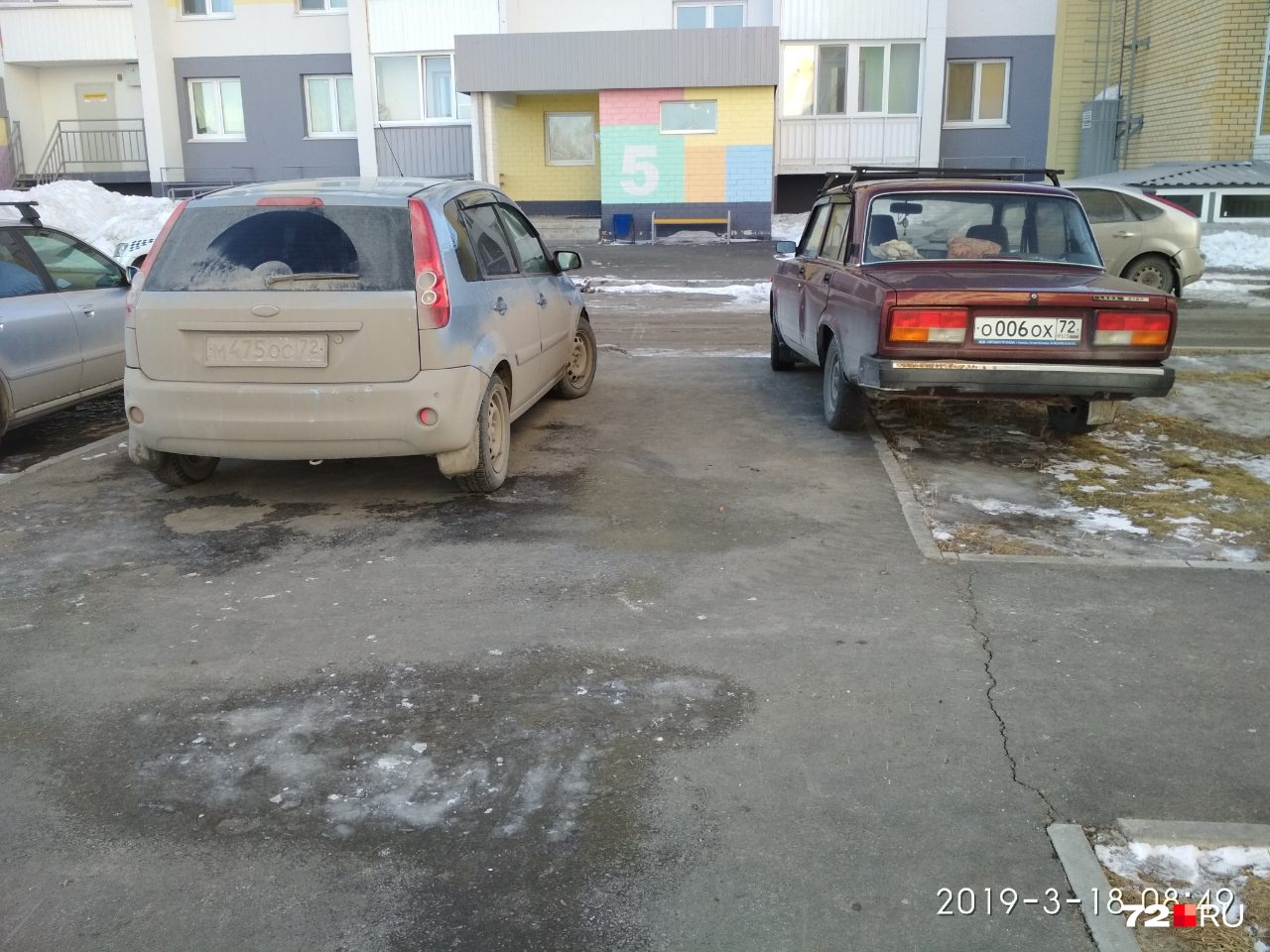 Два автохама на одном снимке (ЖК «Новоантипинский»)