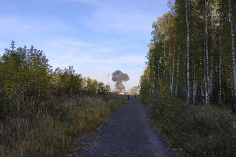 Огненный гриб с места происшествия был виден на много километров вокруг Огненный гриб с места происшествия был виден на много километров вокруг