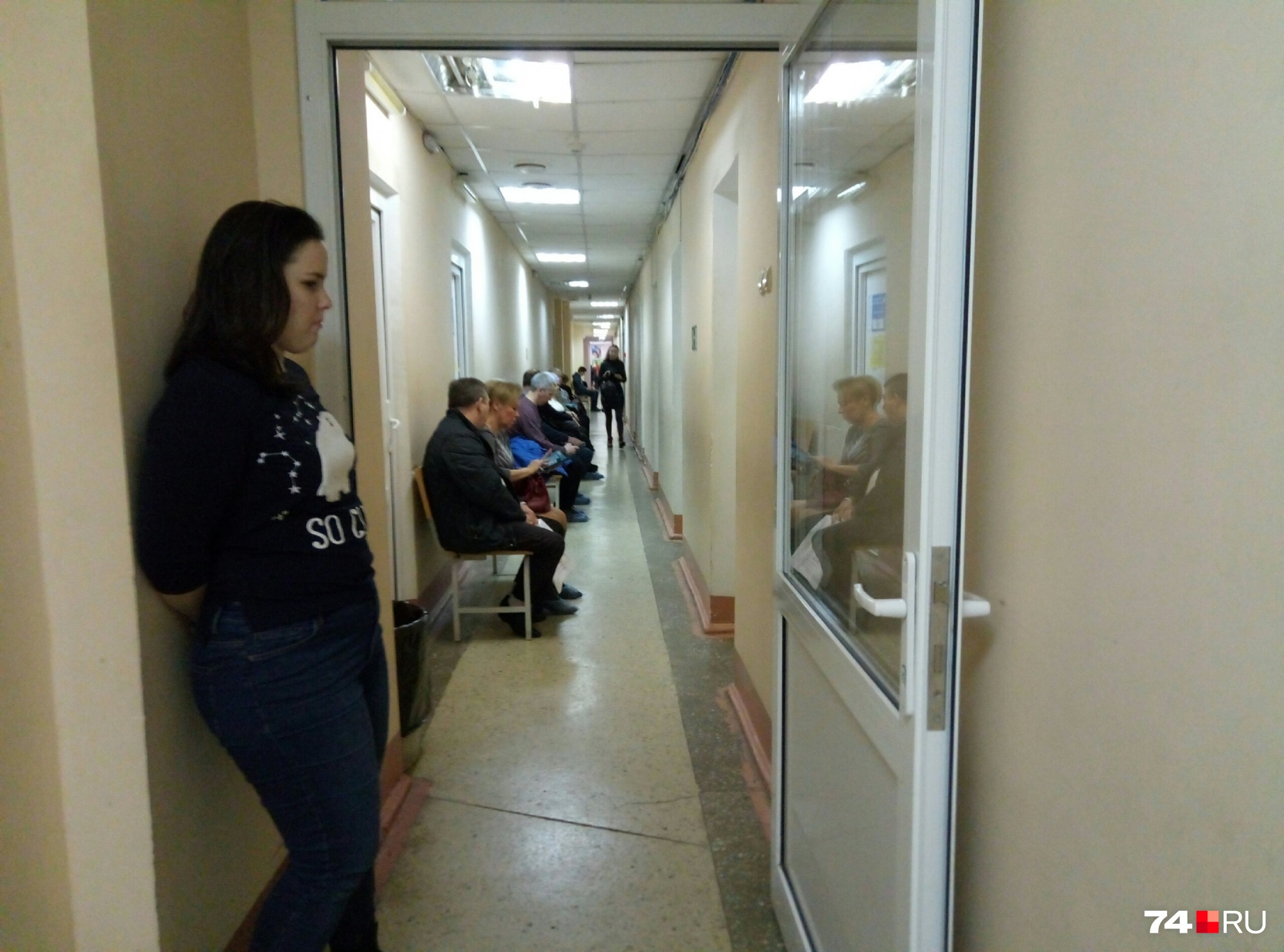 Интерьер в бесплатной стоматологии ничем не отличается от интерьеров бесплатных поликлиник Интерьер в бесплатной стоматологии ничем не отличается от интерьеров бесплатных поликлиник