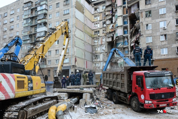 Жильцы дома не верят, что здание пригодно для жизни Жильцы дома не верят, что здание пригодно для жизни