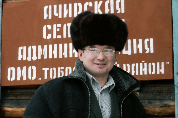 53-летний Аскар Айдуллин работал учителем истории в местной школе 53-летний Аскар Айдуллин работал учителем истории в местной школе