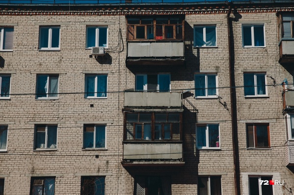 В состав преступной группы, придумавшей схему продажи «бесхозного» жилья, входили шесть человек В состав преступной группы, придумавшей схему продажи «бесхозного» жилья, входили шесть человек