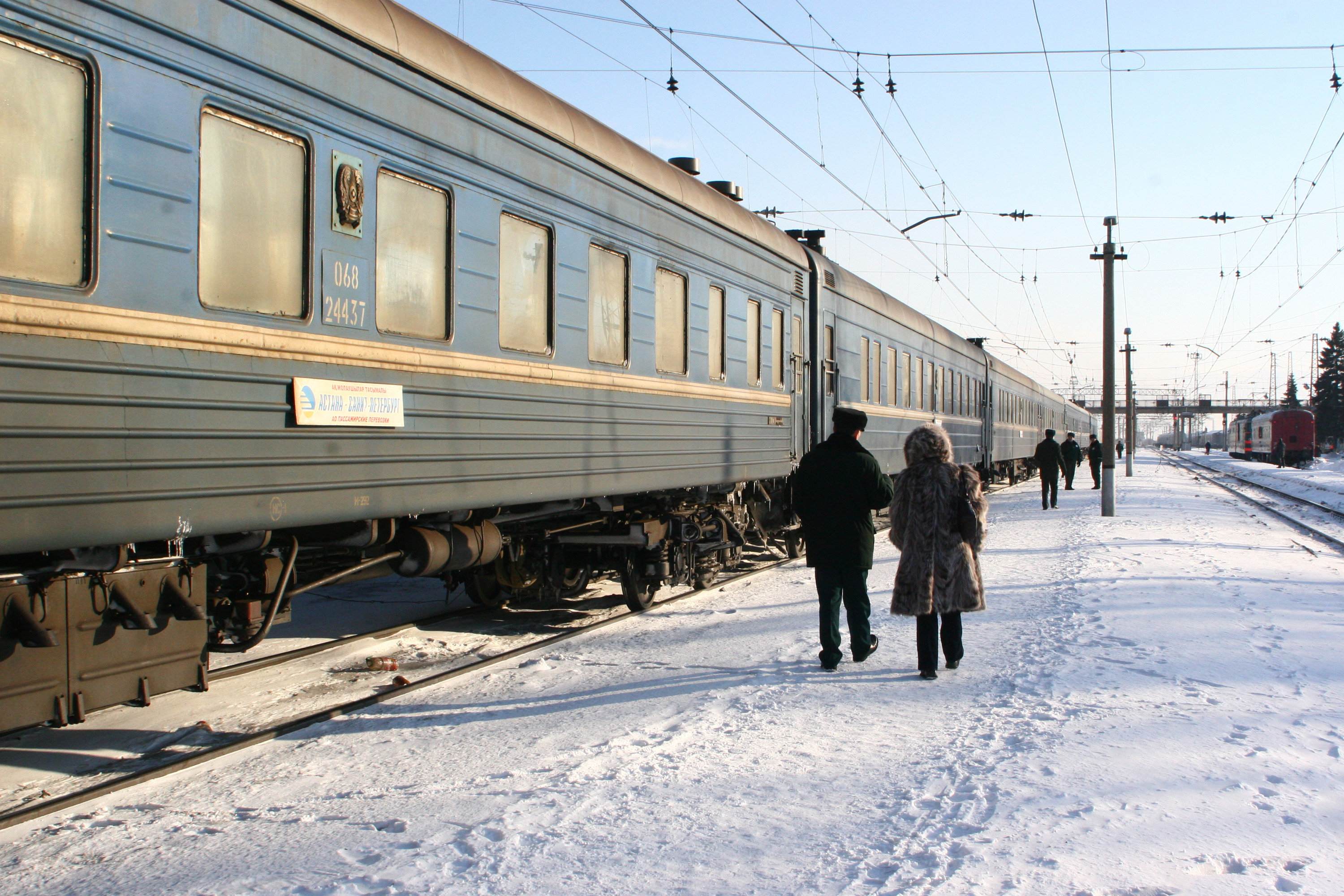 В Зауралье на железнодорожном переезде перегона Бутырское — Мишкино столкнулись поезд и легковушка