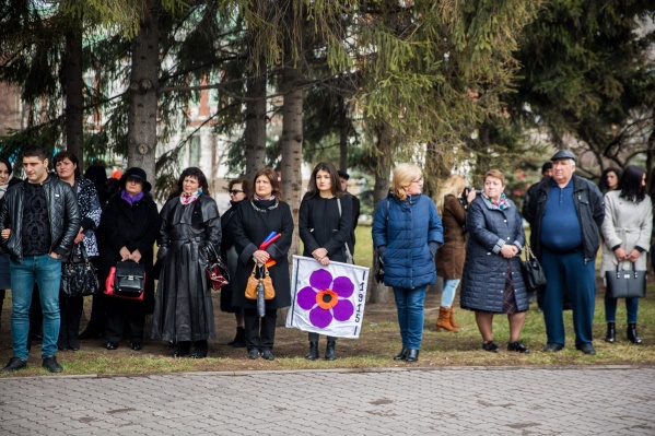 Митинги, посвящённые Дню памяти жертв геноцида армян, проводят по всему миру каждый год 24 апреля Митинги, посвящённые Дню памяти жертв геноцида армян, проводят по всему миру каждый год 24 апреля