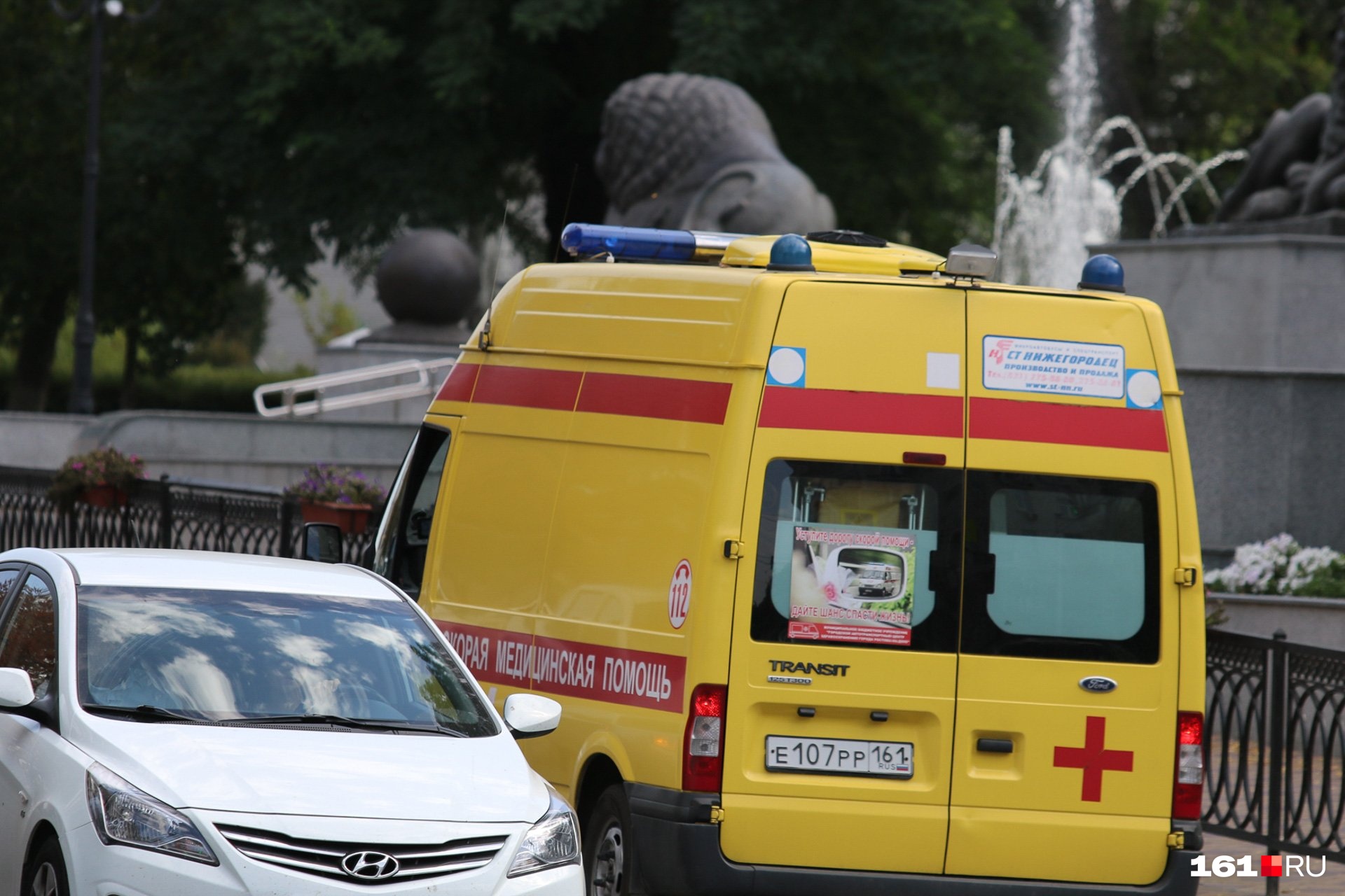 Двое на одного: в Таганроге водители избили мужчину после замечания