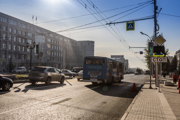 Светофоры уже установили, но работать они пока не начали Светофоры уже установили, но работать они пока не начали